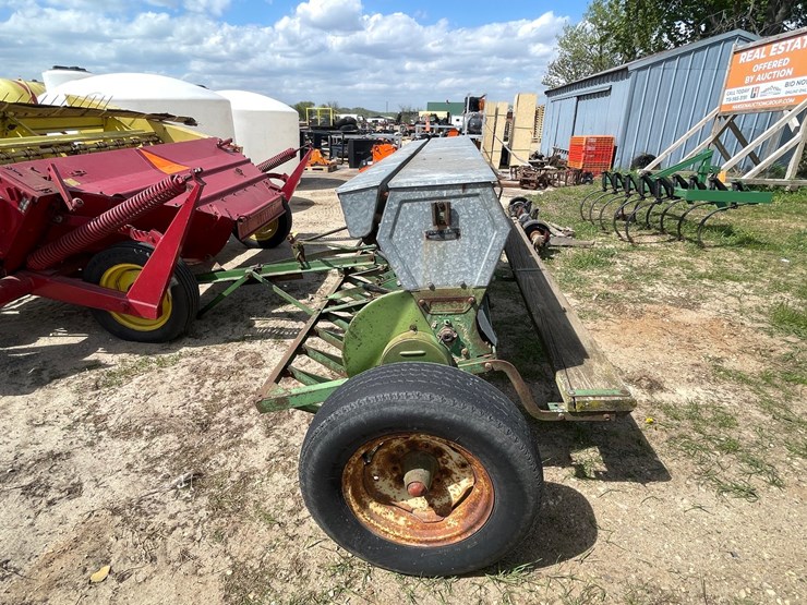 john-deere-8-image-11