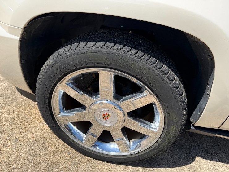 2007-cadillac-escalade-image-8