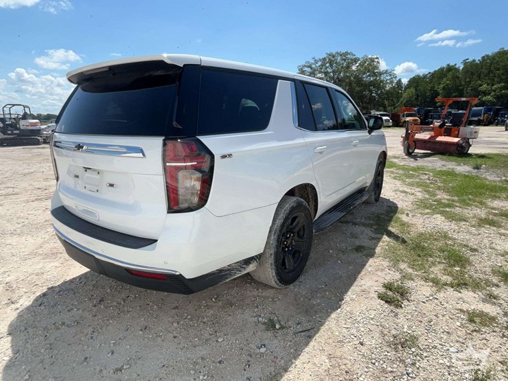 2021-chevrolet-tahoe-image-3