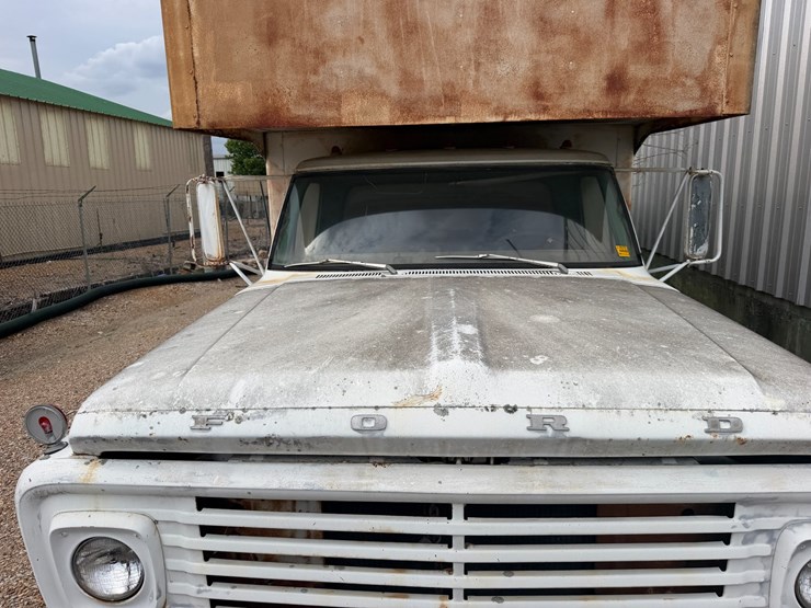 ford-600-image-14