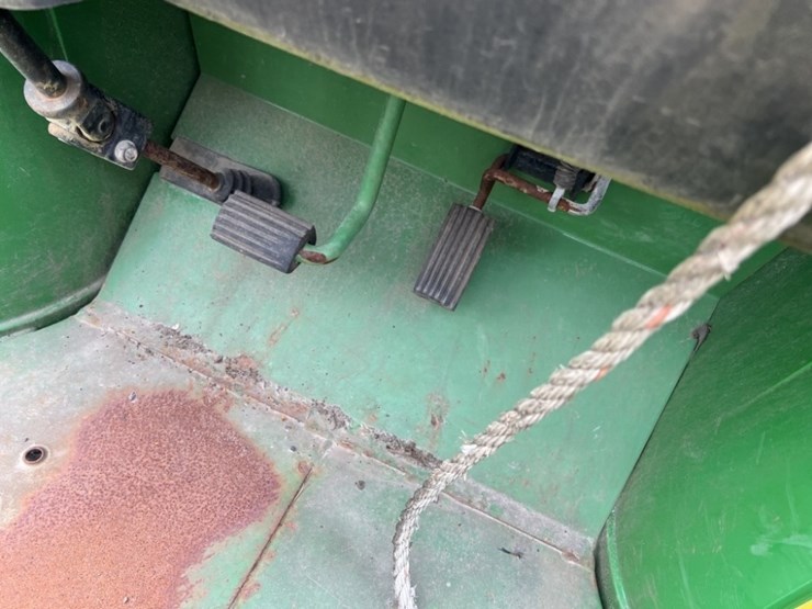 john-deere-gator-image-9