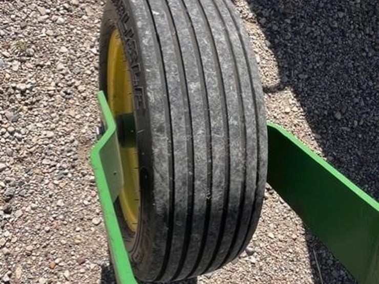 john-deere-2420-image-10