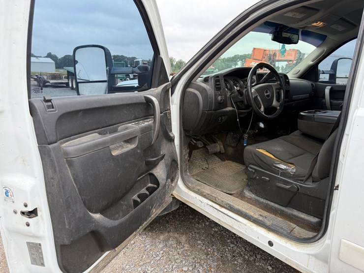 2015-gmc-2500hd-image-50