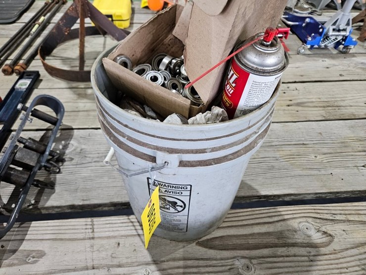 #6205-•-bucket-of-small-assorted-bearings-image-2