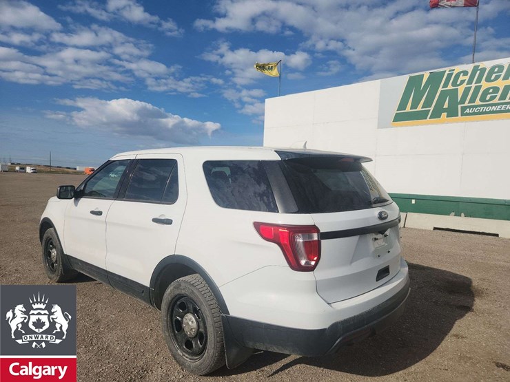 2017-ford-explorer-image-3