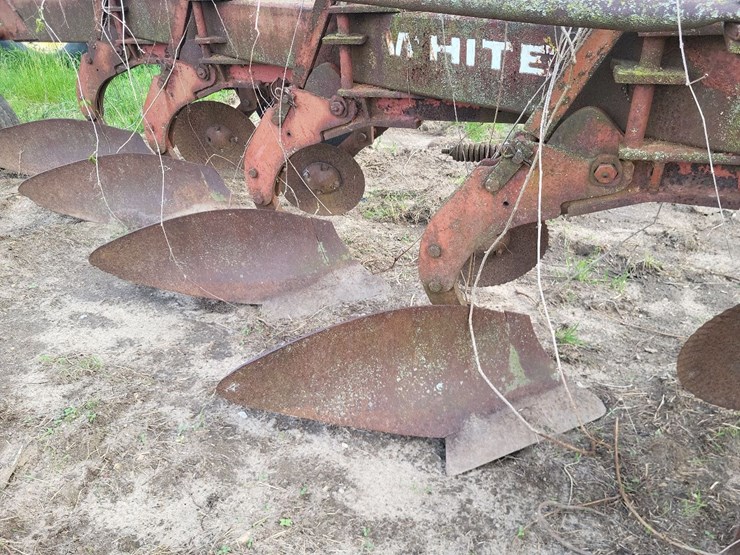 white-6-bottom-moldboard-plow-image-15