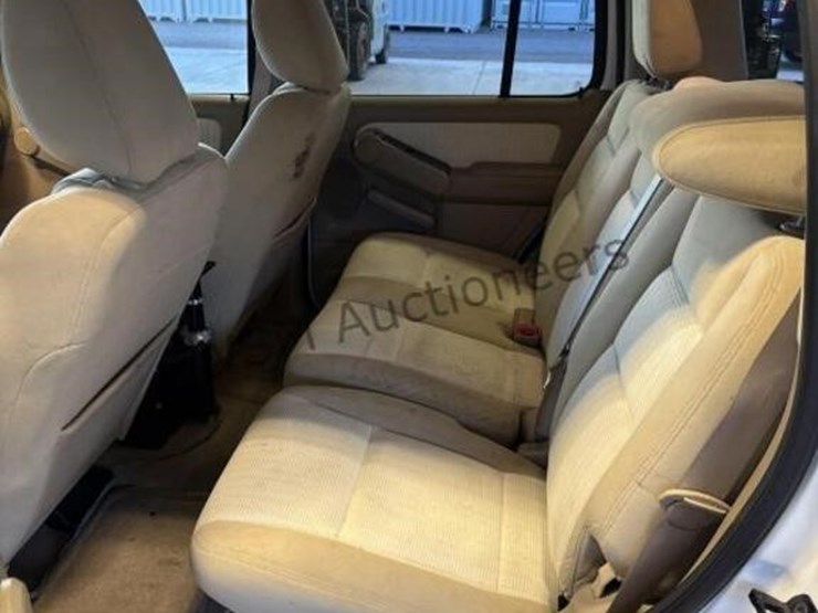 2009-ford-explorer-image-25