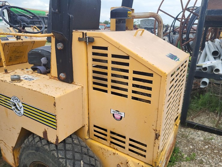 stone-rhino-roller-image-21