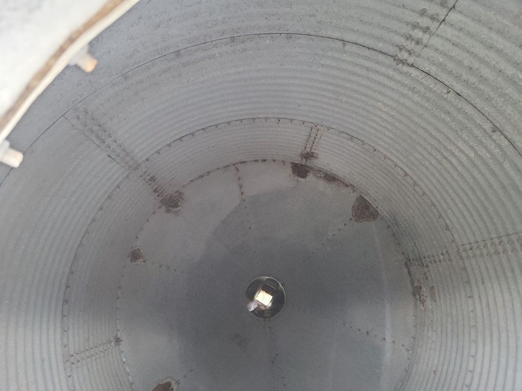 feed-bin-w/stand-image-24