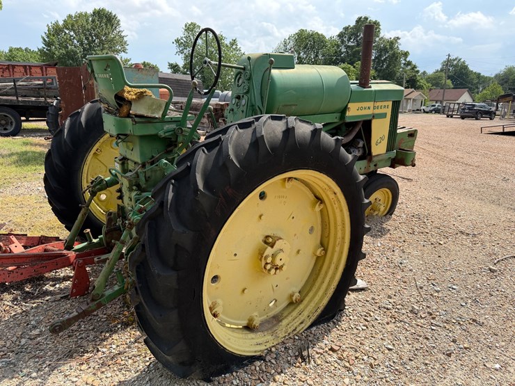 1957-john-deere-620-image-3