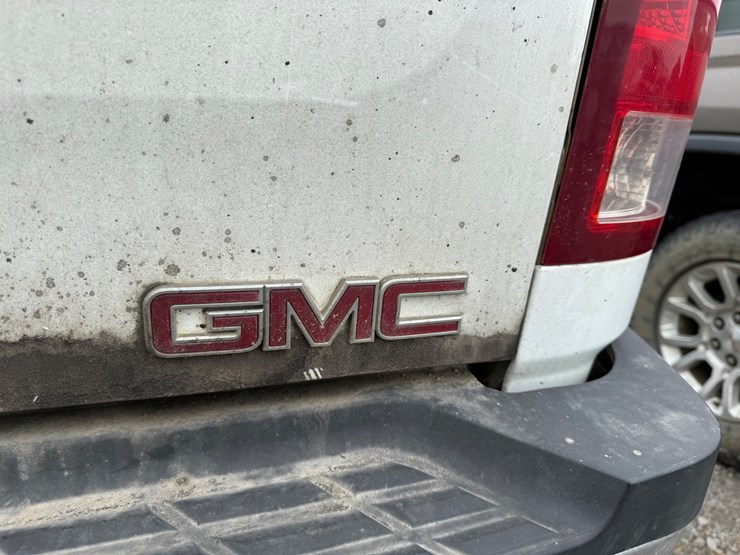 2015-gmc-2500hd-image-10