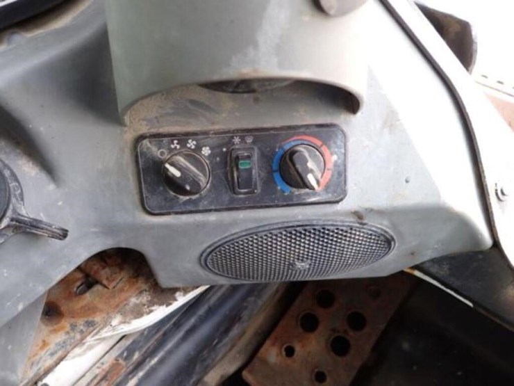 2021-bobcat-t770-image-17