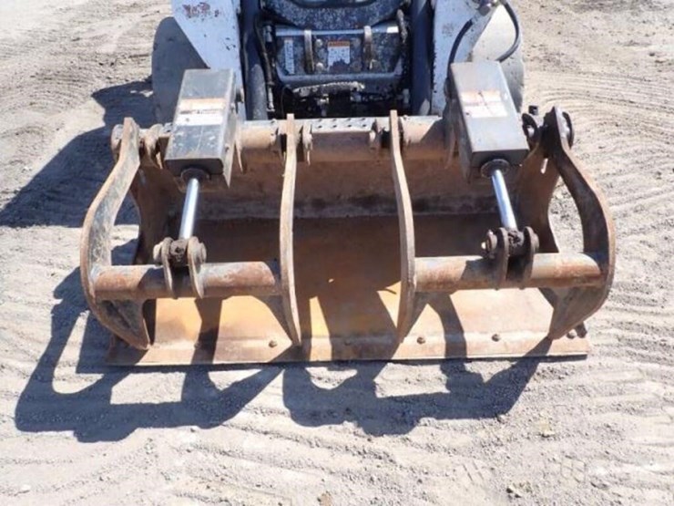 2014-bobcat-s590-image-22