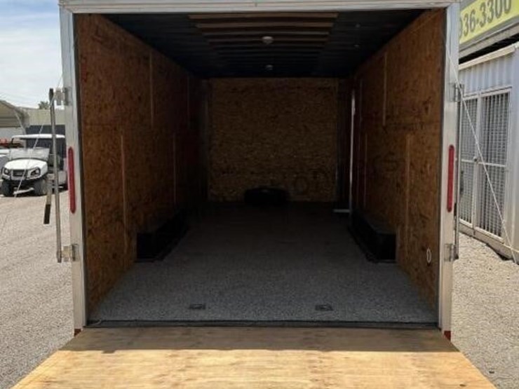 2013-lgs-85x20-enclosed-trailer-image-8