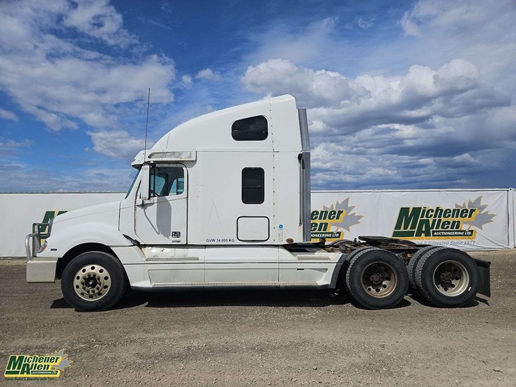 2006-freightliner-columbia-120-image-6