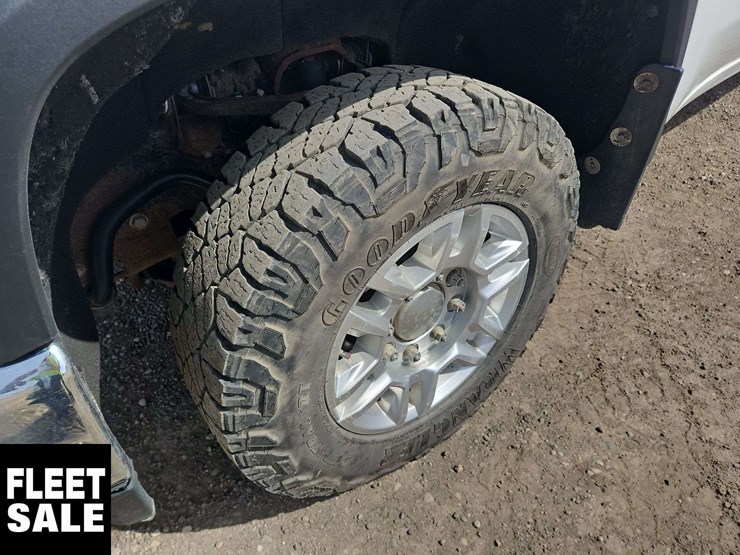 chevrolet-silverado-2500hd-image-13