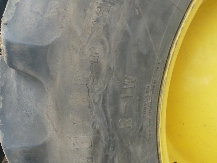 john-deere-8r-310-image-11