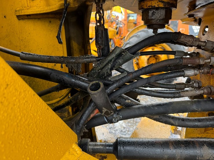 deere-544e-image-25