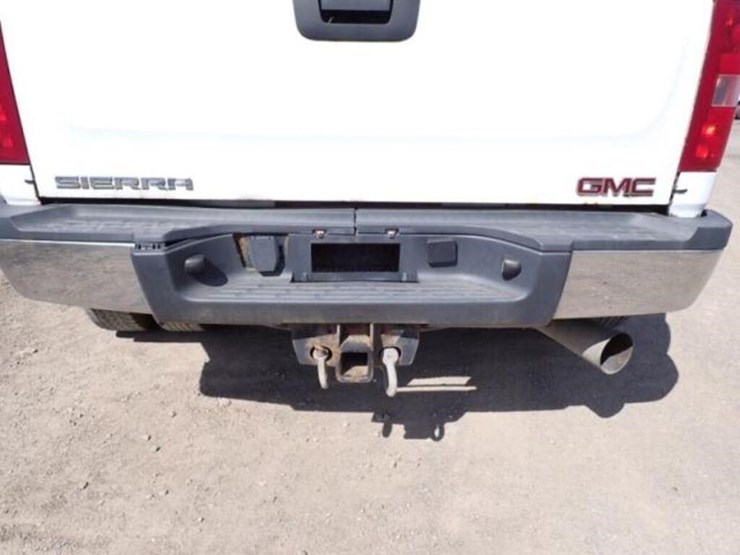 2014-chevrolet-silverado-3500hd-image-38