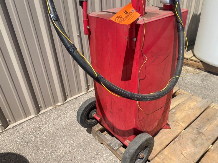 #8780-•-20-gallon-gas-caddy-image-4
