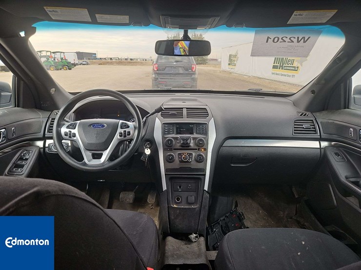 2015-ford-explorer-image-19