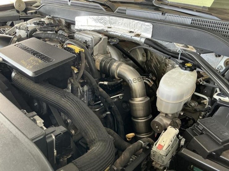 2017-chevrolet-silverado-3500hd-image-12