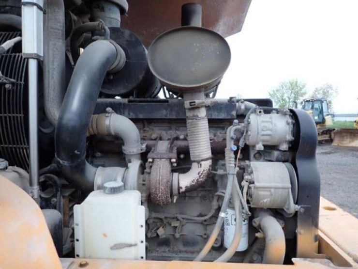 2009-case-621e-image-56