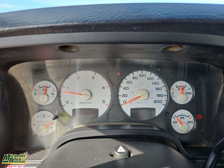 2004-dodge-ram-2500-image-35
