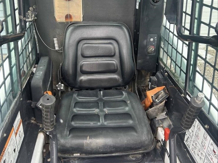 2016-bobcat-s70-image-8