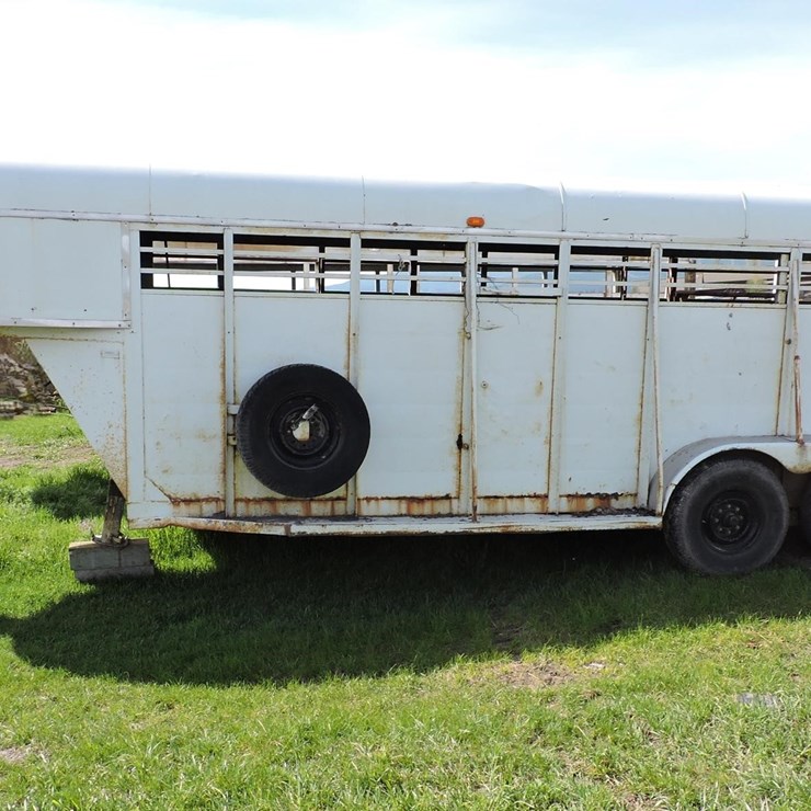 20’ GOOSENECK STOCK TRAILER