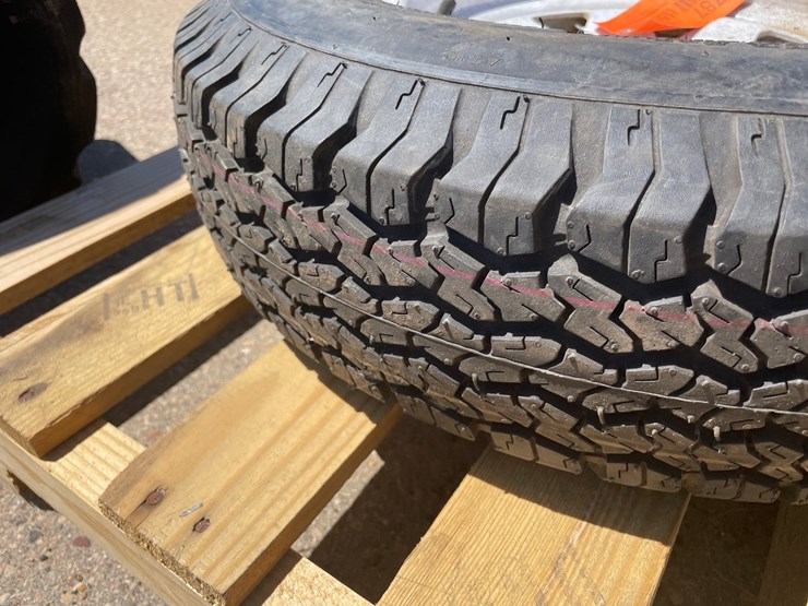 #8787-•-(2)-trailer-tires-image-5