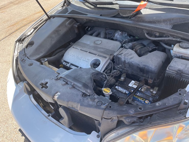 2004-lexus-rx330-image-42