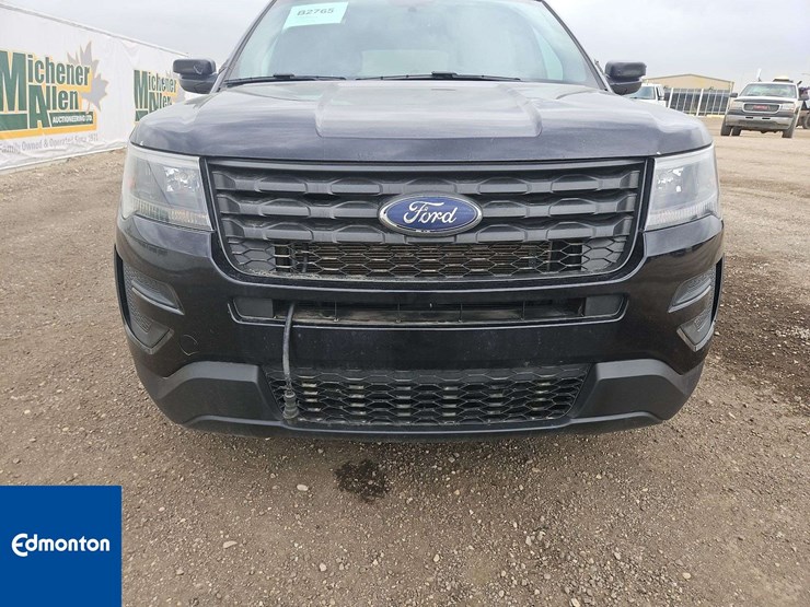 2019-ford-explorer-image-22