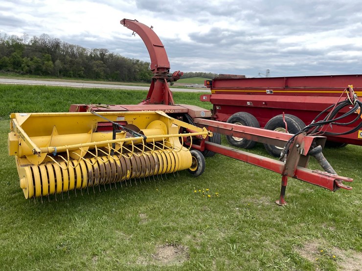 new-holland-790-image-3