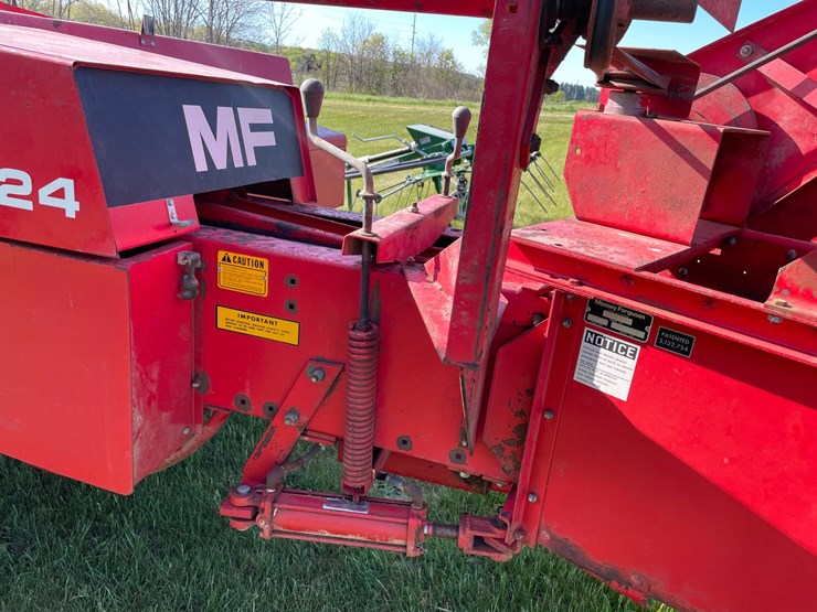 massey-ferguson-124-image-20