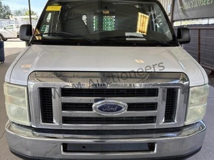 2008-ford-cargo-image-3