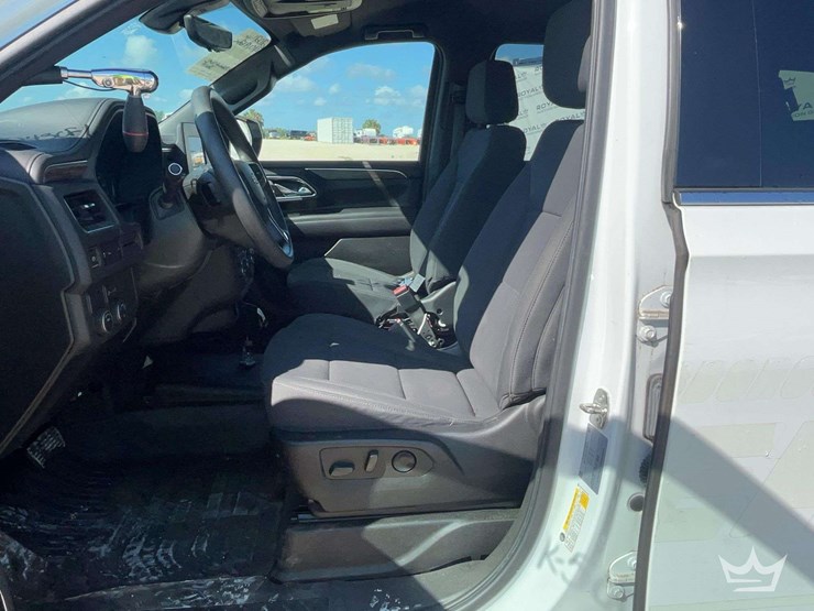 2021-chevrolet-tahoe-image-13