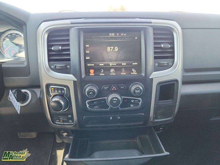 2014-dodge-1500-image-24