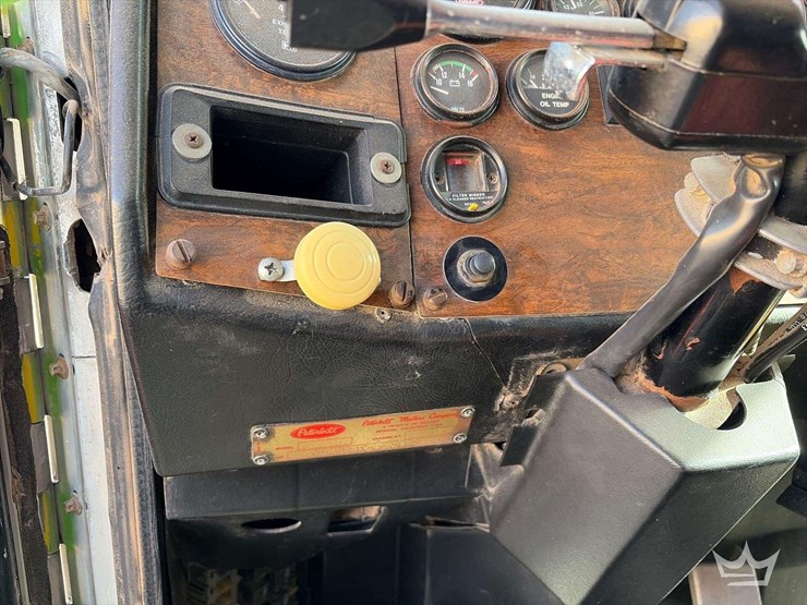 1994-peterbilt-377-image-14