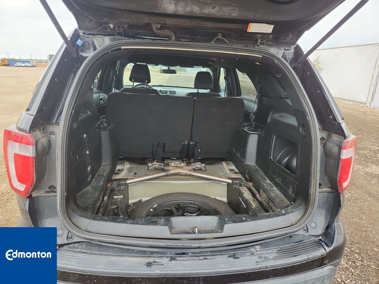 2018-ford-explorer-image-16