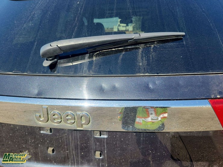 2013-jeep-grand-cherokee-image-37