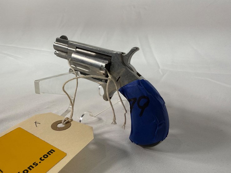 #79-•-naa-22mag-revolver-z14268-image-3