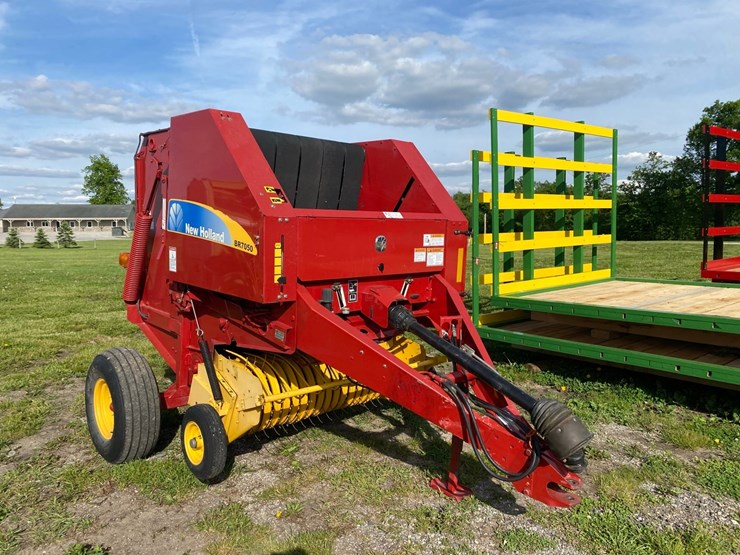 new-holand-7050-4x4-rd-baler-image-1