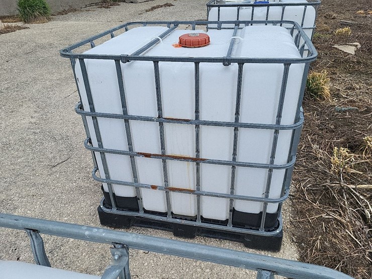 tote-w/valve---tag-#1240-image-7