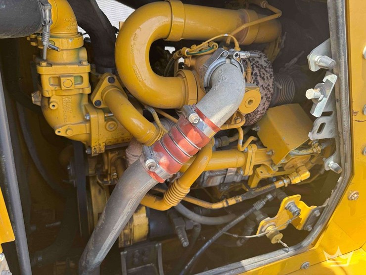 2020-deere-850l-wlt-image-13