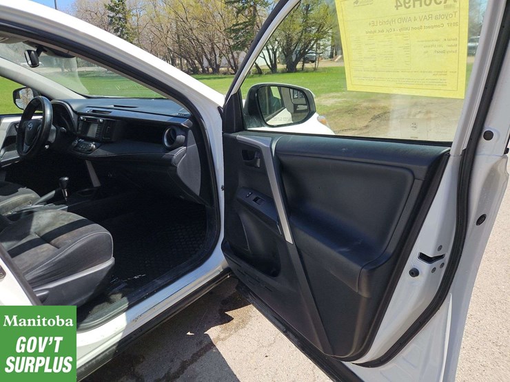 2017-toyota-rav4-image-25