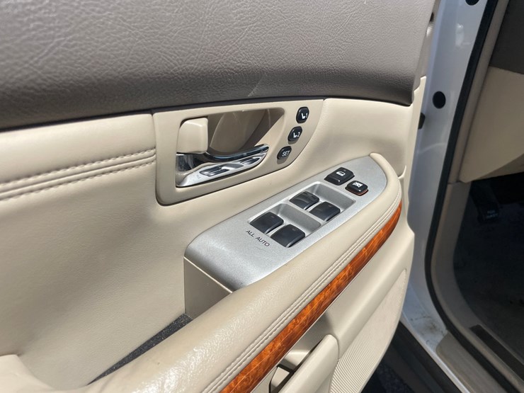 2004-lexus-rx330-image-29