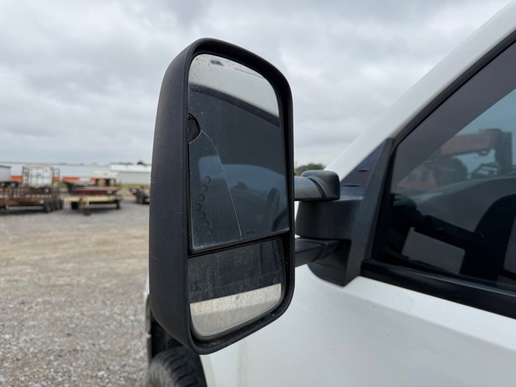 2015-gmc-2500hd-image-31