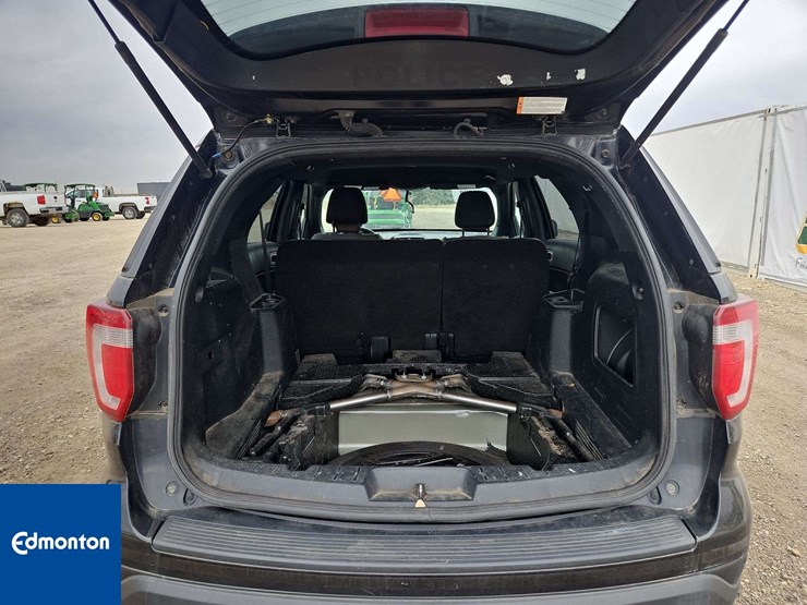 2019-ford-explorer-image-39