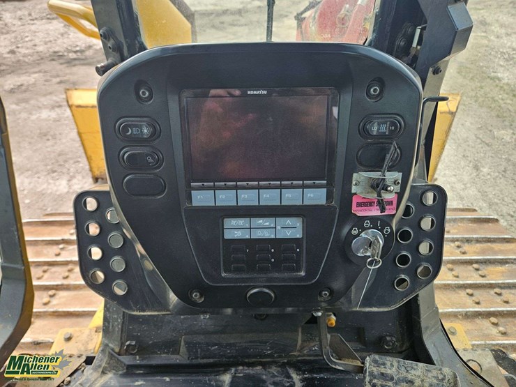 2017-komatsu-d61px-24-image-21